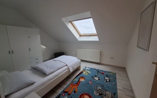 Spacious Furnished Home in Miesau furnished accommodation