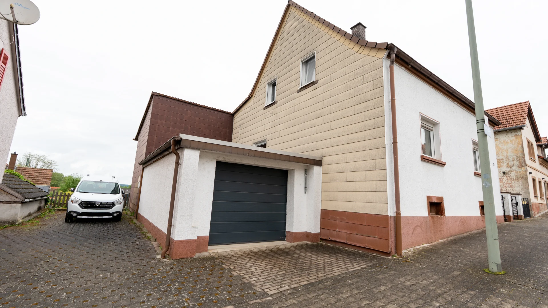 Newly Renovated Family Home in Hauptstuhl